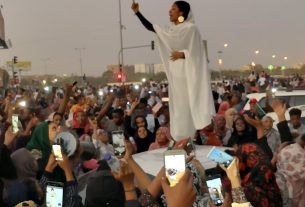 Iconic Sudanese woman image